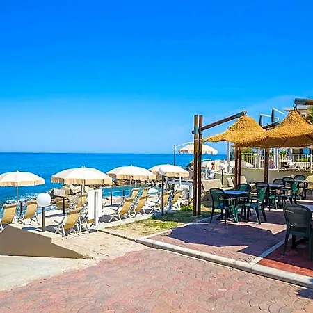 פארק נופש Villaggio Tramonto קאפו ואטיצ'אנו